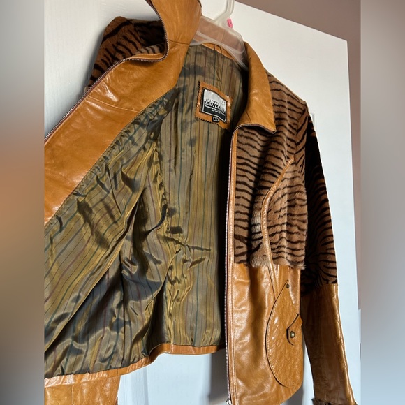 Tiger Print Zip Up Coat with leather insert. - Picture 4 of 7